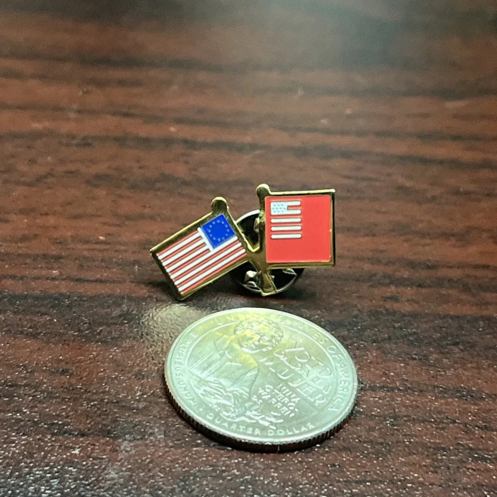 Betsy Ross Grand‎ Union Flags American Revolution Lapel Hat Pin